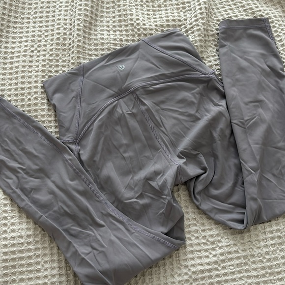 Lululemon Leggings Lavendar - Picture 1 of 3